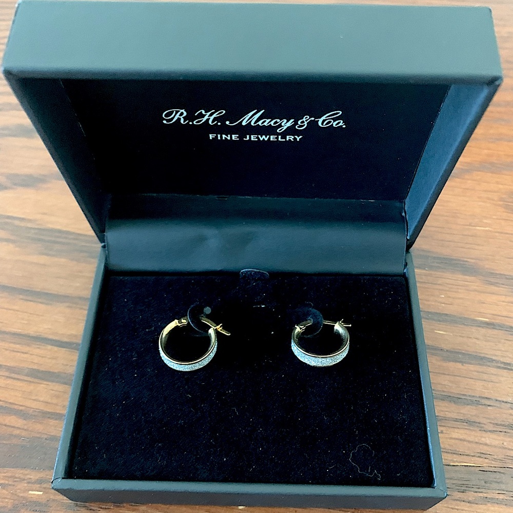 Macy’s Italian Gold Glitter Hoop Earrings in 14K Gold (20mm)